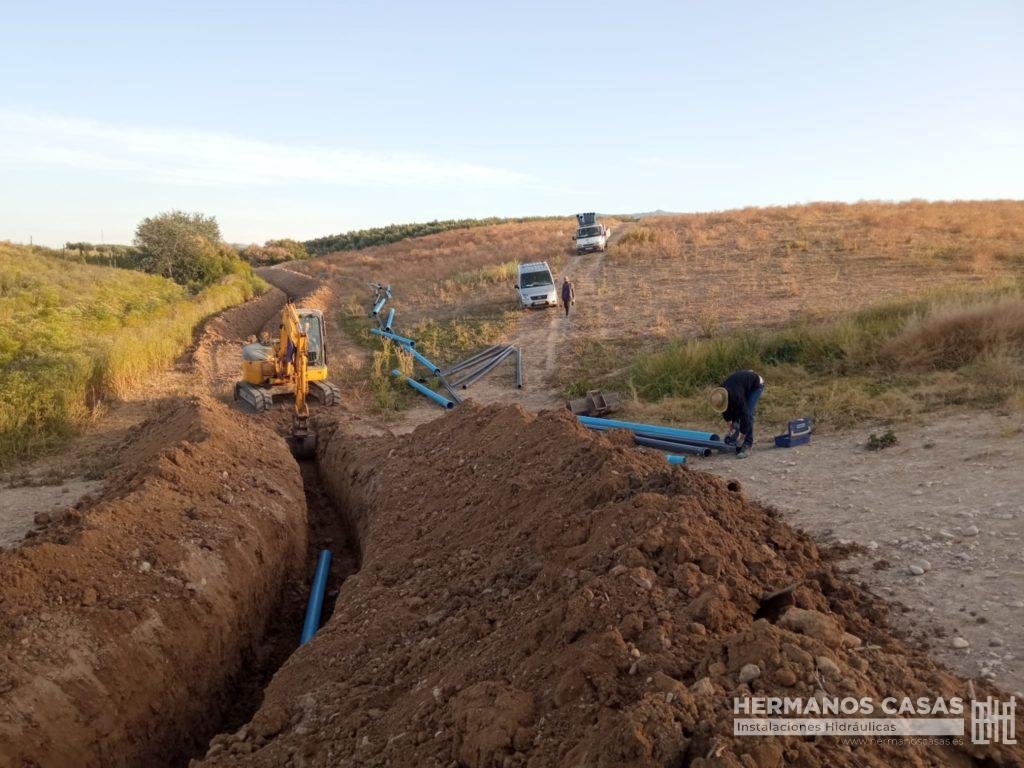 Instalación de tuberí­a de 200mm y 110mm